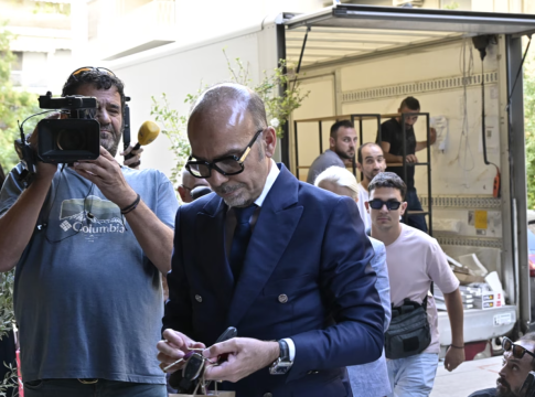 Γιώργος Μαζωνάκης: Το μυστήριο με τον άλλο ασθενή του «Dr. Ilias» και το παραπεμπτικό που δημιουργεί ερωτήματα