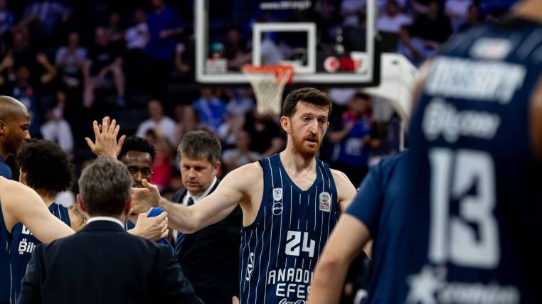 Με ένα fun bet στην πρεμιέρα της Euroleague