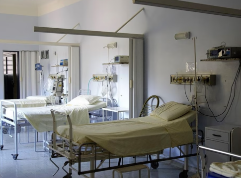 Θεσσαλονίκη: Καθαρίστρια στο «Παπανικολάου» έκλεβε για 15 χρόνια σεντόνια και τρόφιμα από το νοσοκομείο