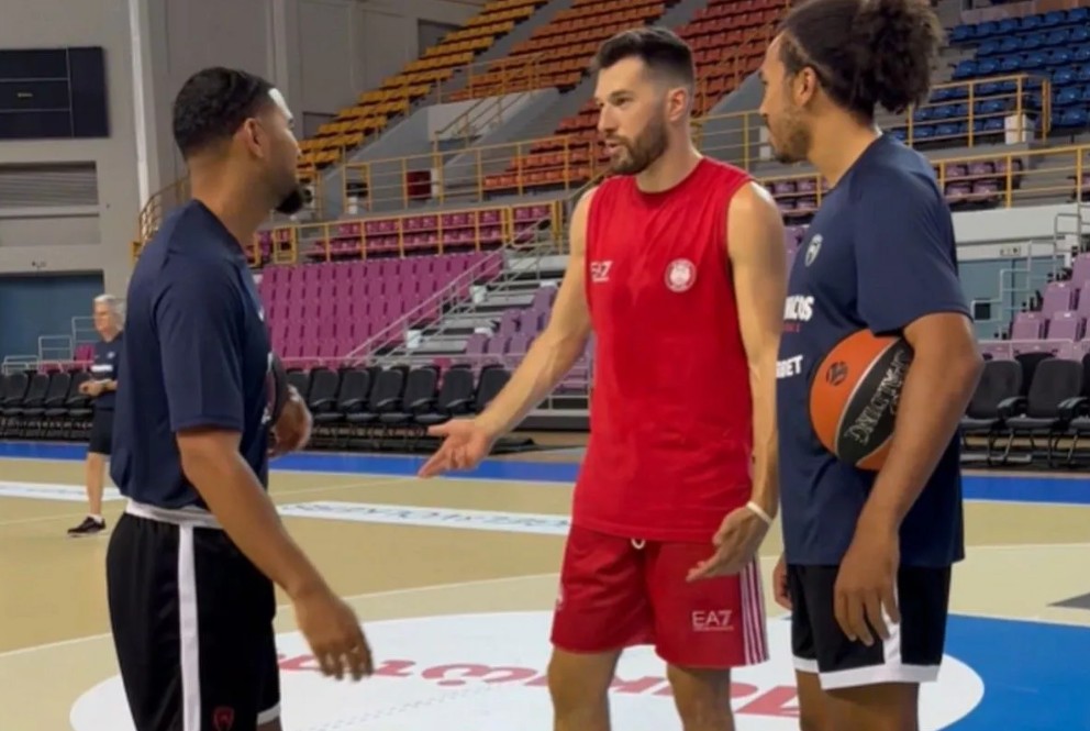 Η ανάρτηση της ΚΑΕ Ολυμπιακός για Ράιτ και Πίτερς: «Mία φορά κόκκινοι, για πάντα κόκκινοι» (vid)