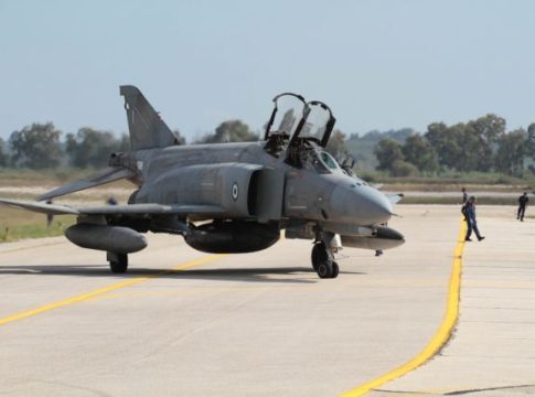 Έπεσε Phantom κατά τη διάρκεια επίδειξης στην Τανάγρα