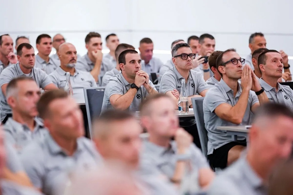 Ένας Έλληνας ανάμεσα στους 16 νέους διαιτητές της Euroleague