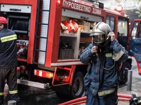 Φωτιά στην Παιανία κοντά στην Αττική οδό