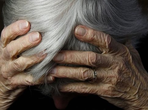Θεσσαλονίκη: Άρπαξαν 38 κιλά χρυσό οι δράστες που εξαπάτησαν 88χρονη – Τι έδειξαν τα σημειώματα