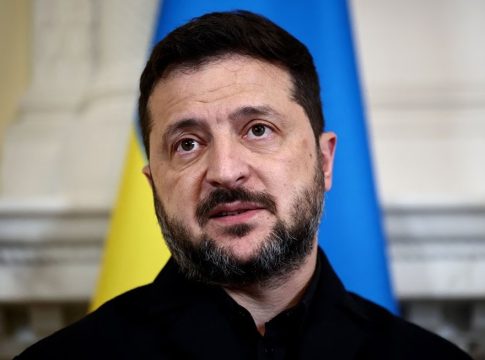 Δήλωση-φωτιά από Ζελένσκι: Είναι οδυνηρό ότι ο Τραμπ επέλεξε την άλλη πλευρά
