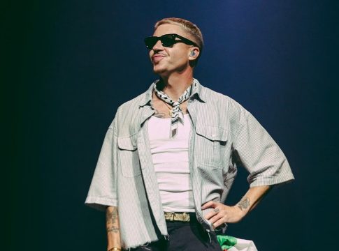 Macklemore: «Δύο λέξεις ήταν αρκετές» – Η συναυλία για την Παλαιστίνη με Hozier, Kneecap και Μαρκ Ράφαλο