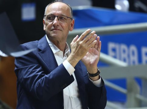 Για «σχέδιο απομάκρυνσής του από την ΕΟΚ» μιλάει ο Βαγγέλης Λιόλιος – Το απολογητικό υπόμνημά του