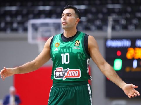 Ο «σωσίας» του Κώστα Σλούκα εμφανίστηκε στο The Voice (vid)