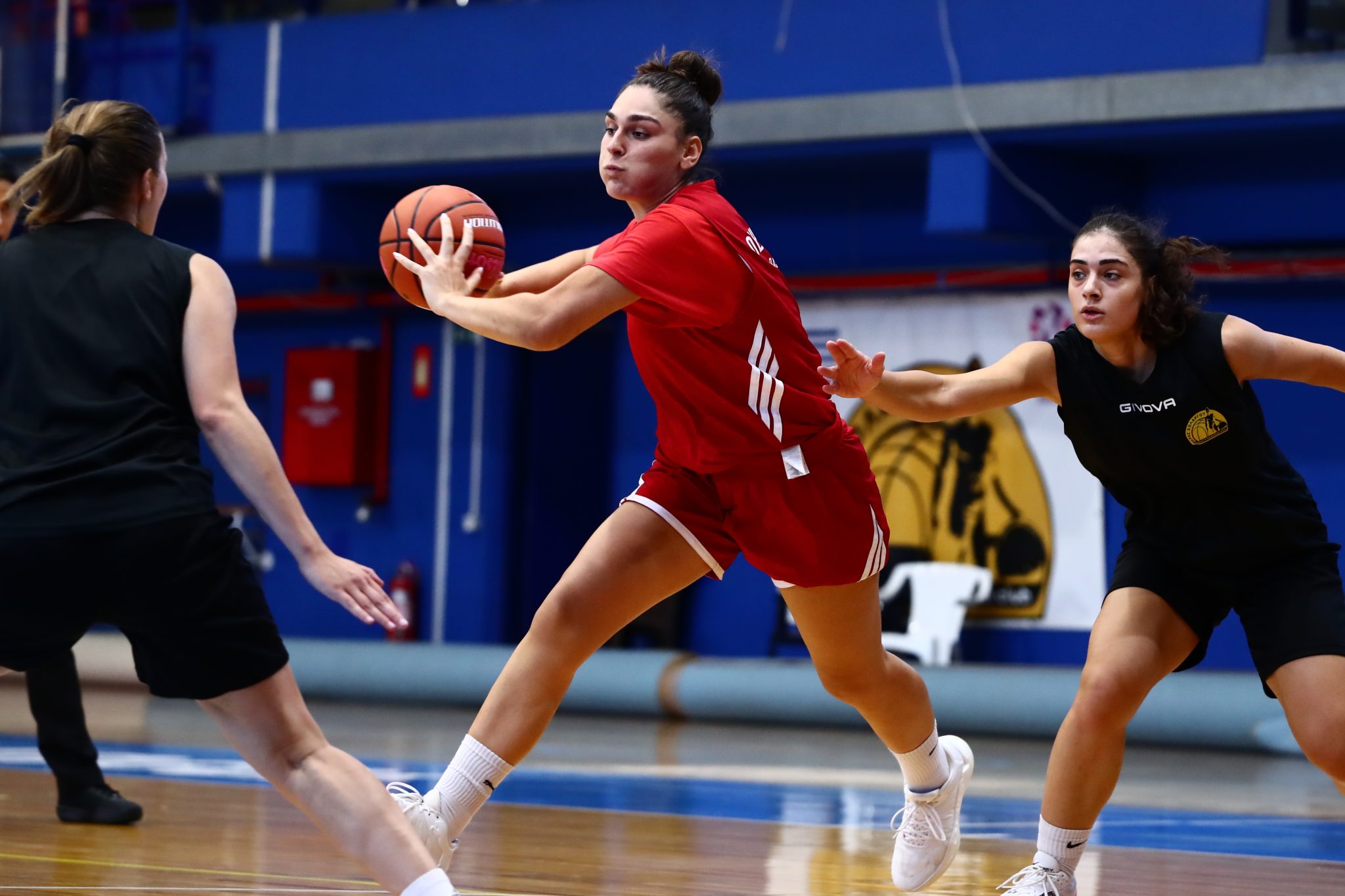 Ολυμπιακός: Πρεμιέρα στο πρωτάθλημα για τις Ερυθρόλευκες