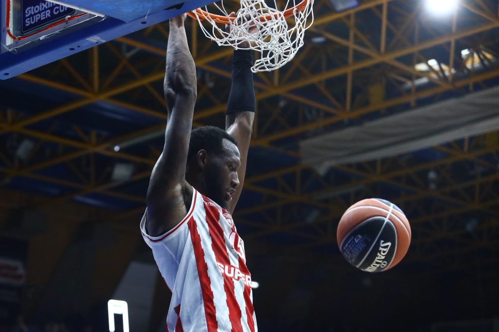 Stoiximan GBL: Το κάρφωμα του Χολ και buzzer beater του Παπαδάκη στο top10 της 2ης αγωνιστικής (vids)