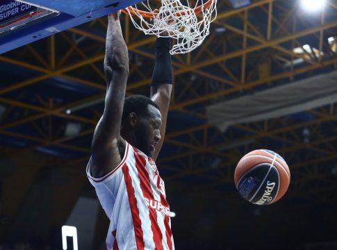 Stoiximan GBL: Το κάρφωμα του Χολ και buzzer beater του Παπαδάκη στο top10 της 2ης αγωνιστικής (vids)