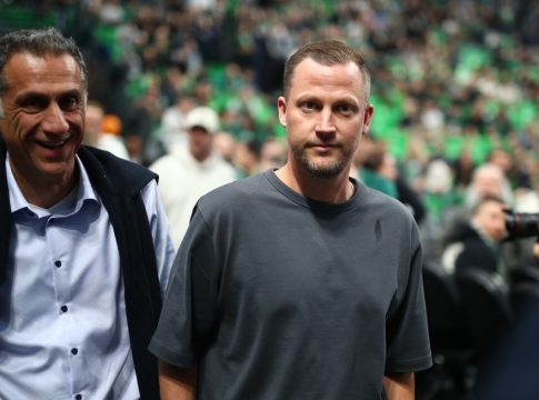 Ο ποδοσφαιρικός Παναθηναϊκός στο «T-Center»: Νίστρουπ, Κοτσόλης, Ζέκα, Ντε Φράι βλέπουν μπάσκετ (pics)