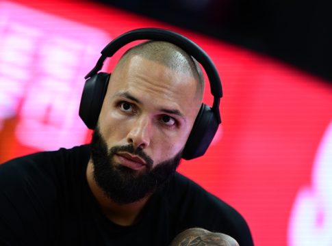 Ολυμπιακός – Εφές: Άχαστος στο σουτ μετά από ντρίπλα ο Φουρνιέ (vid)
