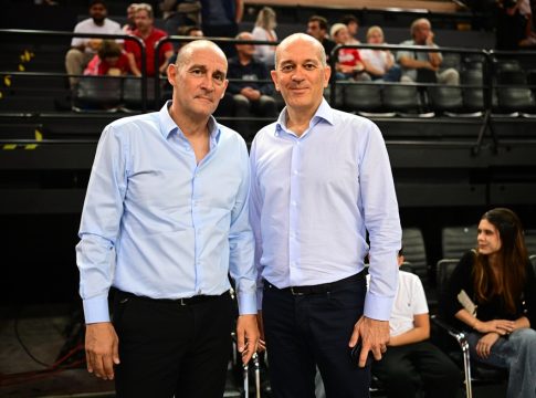Ολυμπιακός σε Γιαννακόπουλο: «Πρόσεχε τι εύχεσαι, γιατί αν επιστραφούν τα πραγματικά κλεμμένα το τραπεζάκι στο Σούνιο θα γεμίσει αράχνες»
