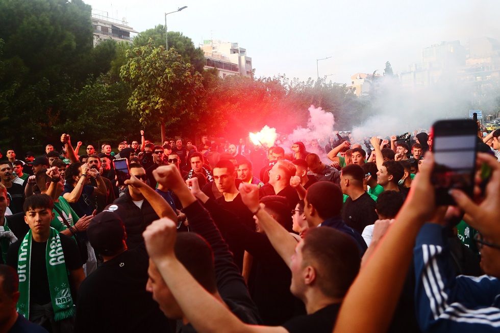 Οι οπαδοί του Παναθηναϊκού ξεπροβόδισαν την αποστολή και ζήτησαν διπλό στο ντέρμπι (pics)