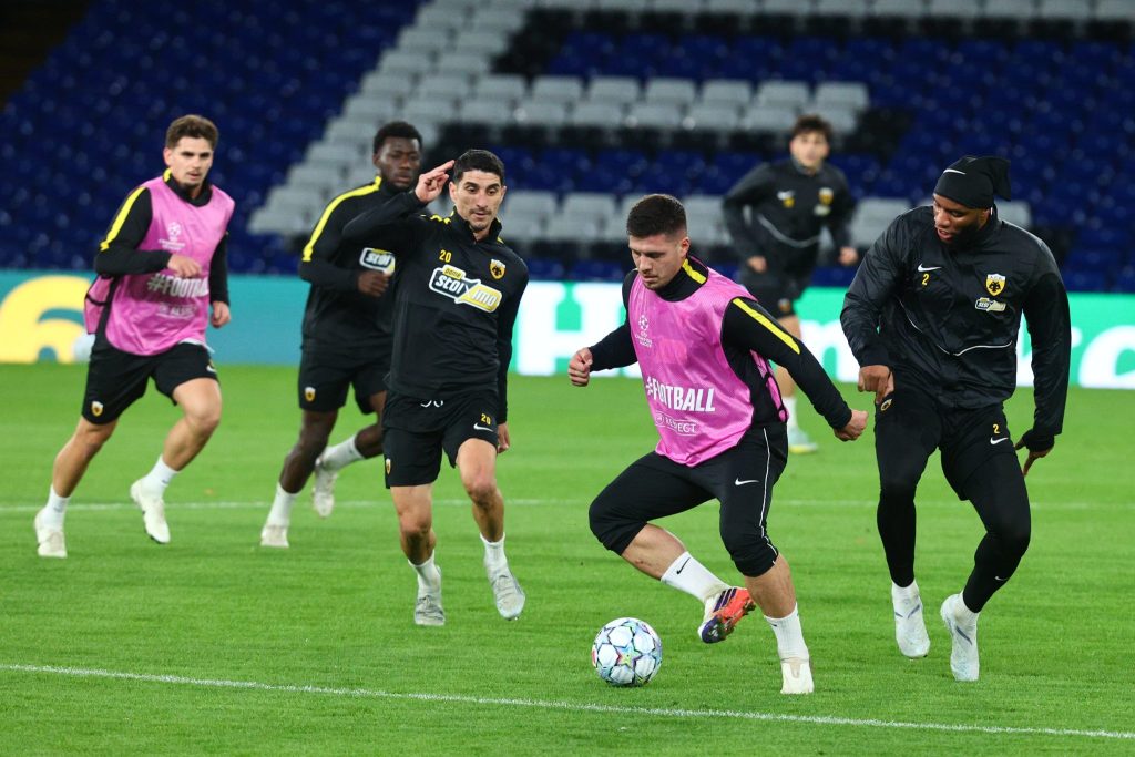 Η προπόνηση της ΑΕΚ στο «Stamford Bridge» πριν τη μάχη με τη Σαχτάρ (pics & vids)