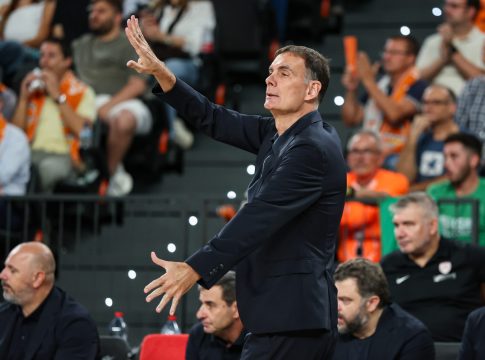 Η ατάκα φωτιά του Μπαρτζώκα και μια ομιλία που δείχνει πολλά (vid)