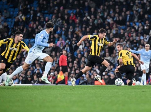 Μείωσε σε 2-1 με τον Πήλιο η ΑΕΚ, αλλά η Σίτι βρήκε άμεσα τρίτο γκολ (vids)