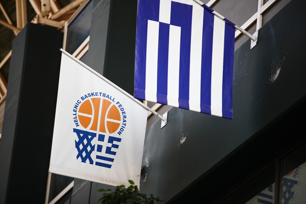 Ποιοι είναι οι έξι για τους οποίους εκδόθηκαν εντάλματα – Ο πρόεδρος της ΕΟΚ, ο σύμβουλος, οι τρεις πρώην διαιτητές και η νυν