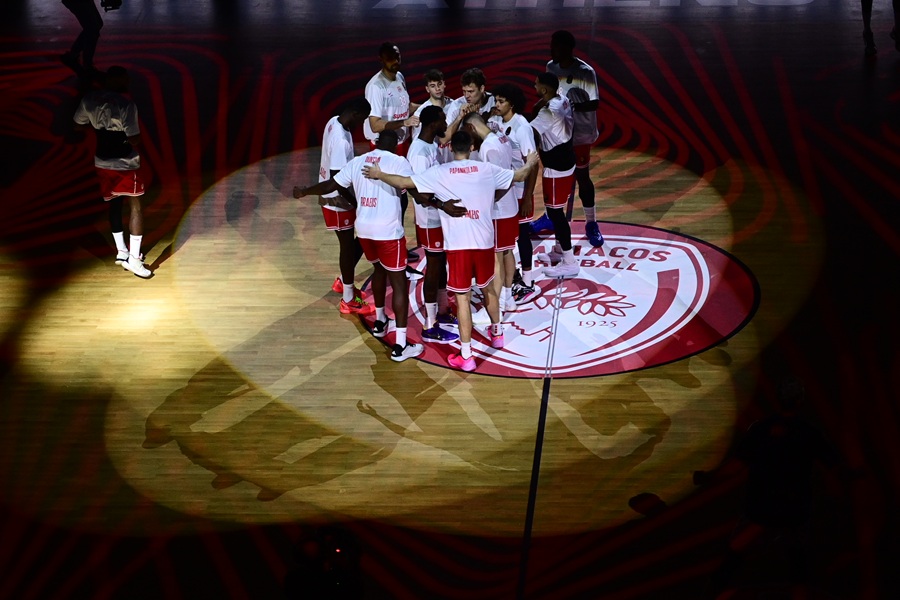 Στο «πόδι» η «Sunel Arena» για τον Ολυμπιακό! Αποθέωση για τους «ερυθρόλευκους» (vids)