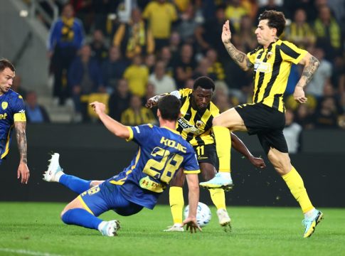 Διπλό «χτύπημα» με Κοϊτά και Ζίνι για το 3-0 της ΑΕΚ (vids)