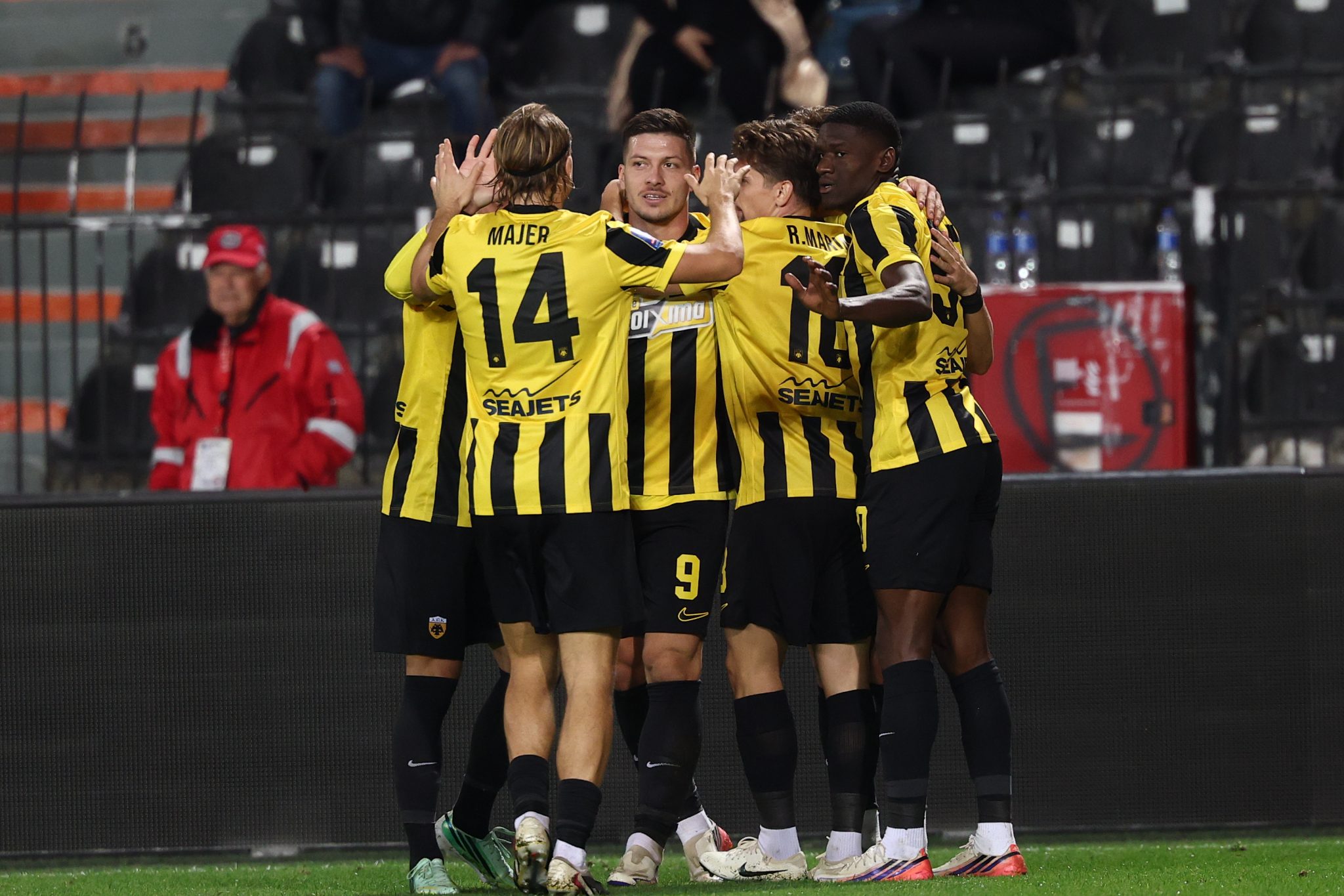 Με τρομερό «σκάψιμο» ο Γιόβιτς έκανε το 1-1 (vid)