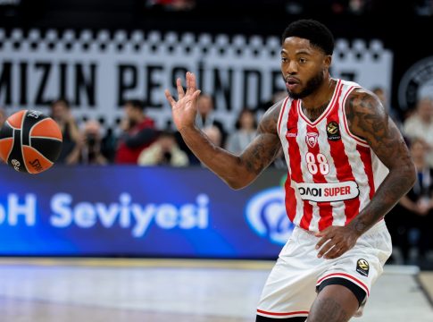 Με Τζόουνς και Γιαμπουσέλε το Top-10 της αγωνιστικής (vid)