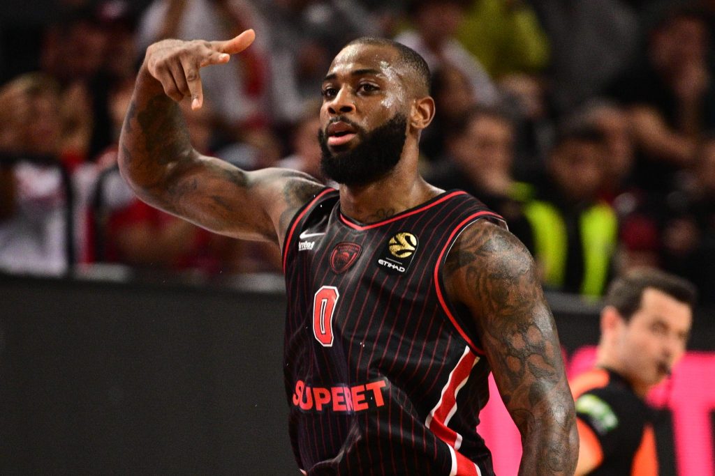 Ολυμπιακός – Αρμάνι Μιλάνο 84-78: Ο ΜακΙντάιρ έπαιξε για τον Μοντέρο και οι αλύγιστοι Ερυθρόλευκοι έπιασαν κορυφή