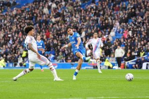 Ο «Babistuta» της Premier League – Ο Κωστούλας «τρελαίνει» κόσμο στο Νησί και «πάει για μεταγραφή 100.000.000 λιρών» (pics, vids)