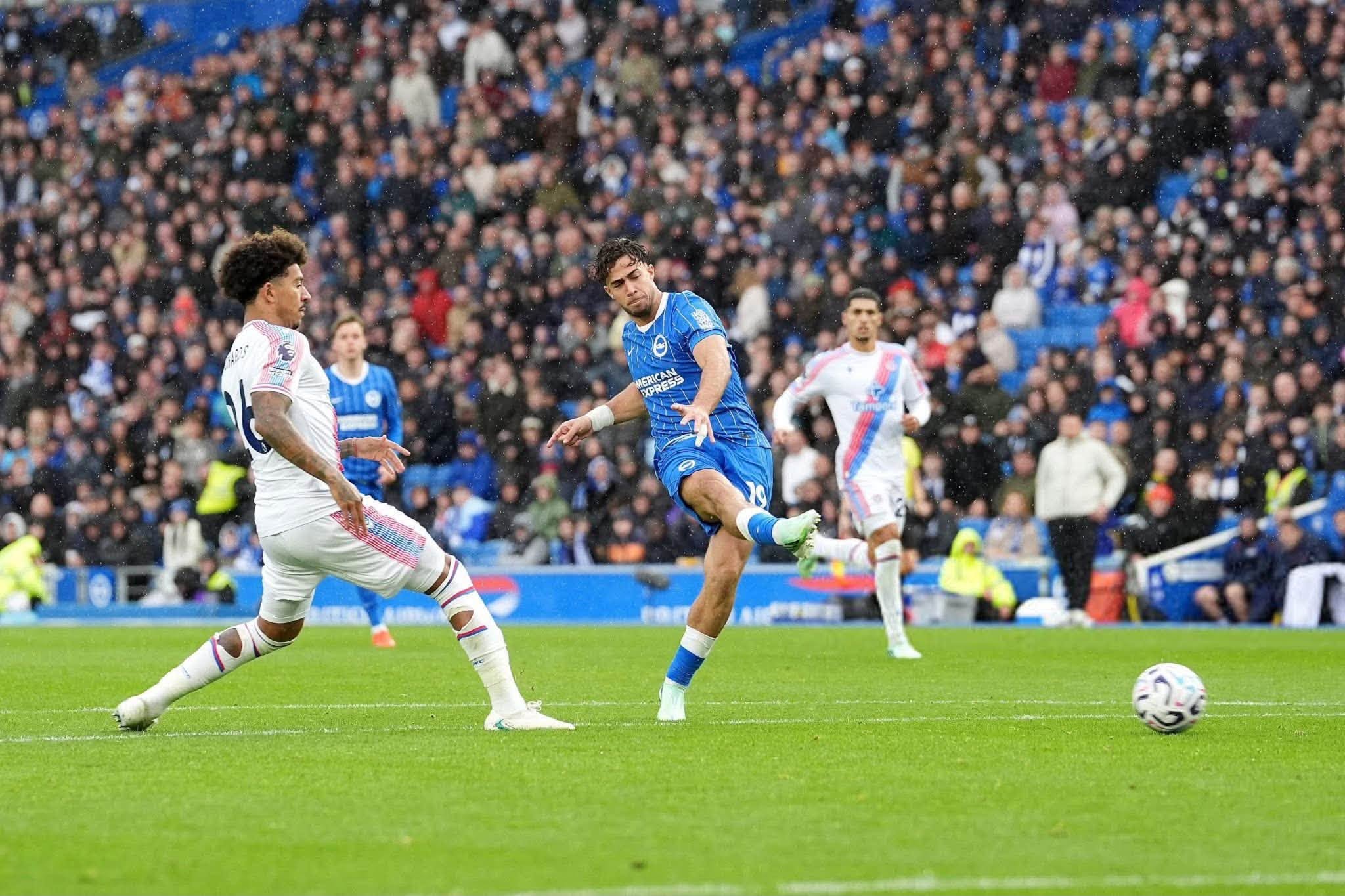 Ο «Babistuta» της Premier League – Ο Κωστούλας «τρελαίνει» κόσμο στο Νησί και «πάει για μεταγραφή 100.000.000 λιρών» (pics, vids)