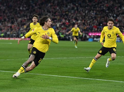 Μπάγερν Μονάχου – Ντόρτμουντ 2-2: «Όρθια» κόντρα στους Βαυαρούς με κομβικό Καρέτσα