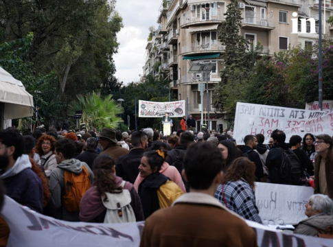 Κυψέλη: Συγκέντρωση διαμαρτυρίας για τις ζημιές σε πολυκατοικίες από το Μετρό – «Δεν θα το πληρώσουμε με τις ζωές μας»