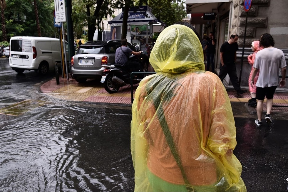 Άστατος ο καιρός το Σάββατο: Πού θα «χτυπήσουν» καταιγίδες – Τοπικές βροχές στην Αττική
