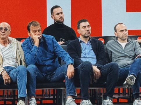 Ο Αταμάν παρακολουθεί το Μπαχτσεσεχίρ-ΠΑΟΚ: Η αγκαλιά με τον Οσμάν (vid)