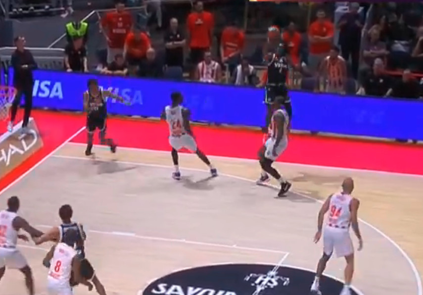 Το buzzer beater τρίποντο του Καρ που έδωσε τη νίκη στην Βίρτους Μπολόνια (vid)