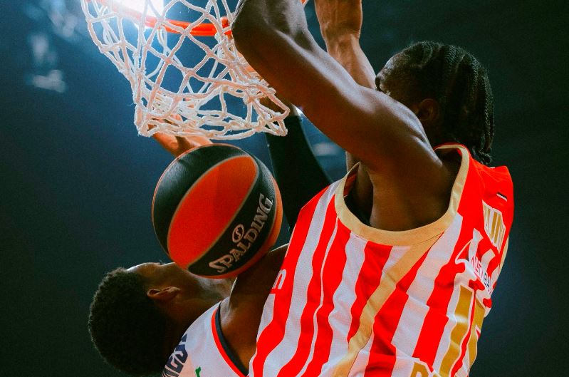 Ερυθρός Αστέρας – Αναντολού Εφές 77-72: «Σεφτέ» για τους Σέρβους – Αγωνία για Μάικ Τζέιμς
