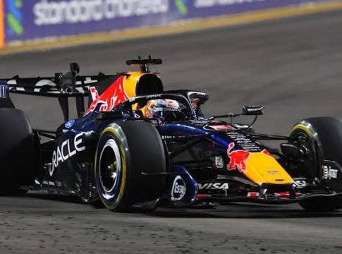 Grand Prix Σιγκαπούρης: Δεύτερη σερί νίκη για τον ασταμάτητο Φερστάπεν (pic)