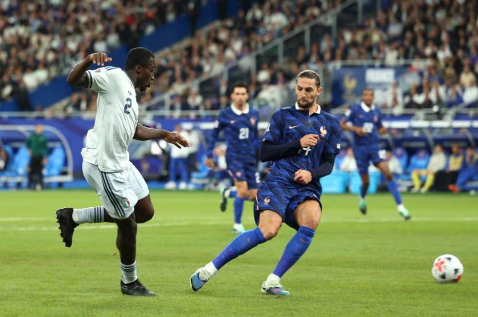 «Όρθια» στο Παρίσι η Ιταλία (1-1) – Εύκολα το Βέλγιο την Τουρκία (3-0)