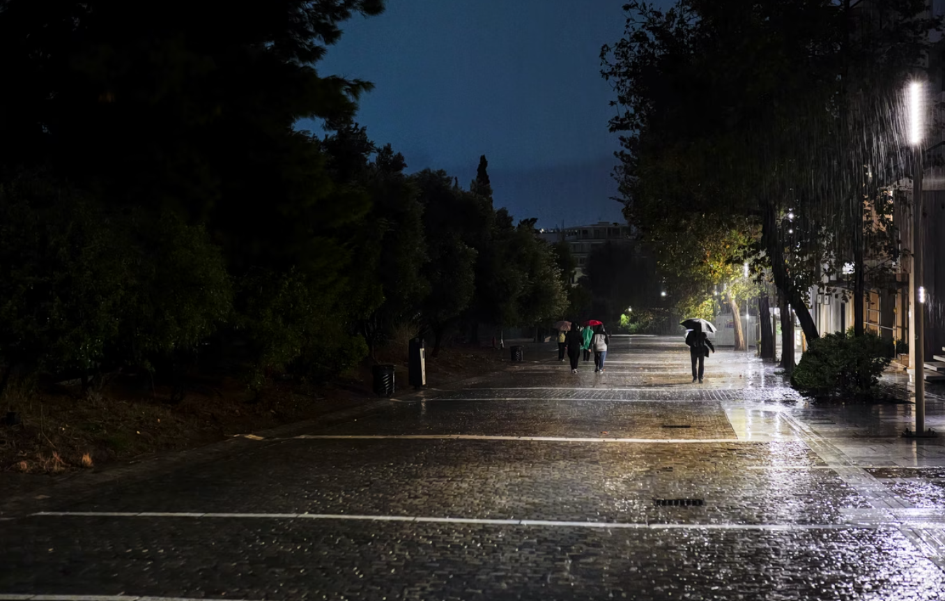 Ραγδαία αλλαγή του καιρού – Έρχονται βροχές, καταιγίδες και πιθανώς χιόνια