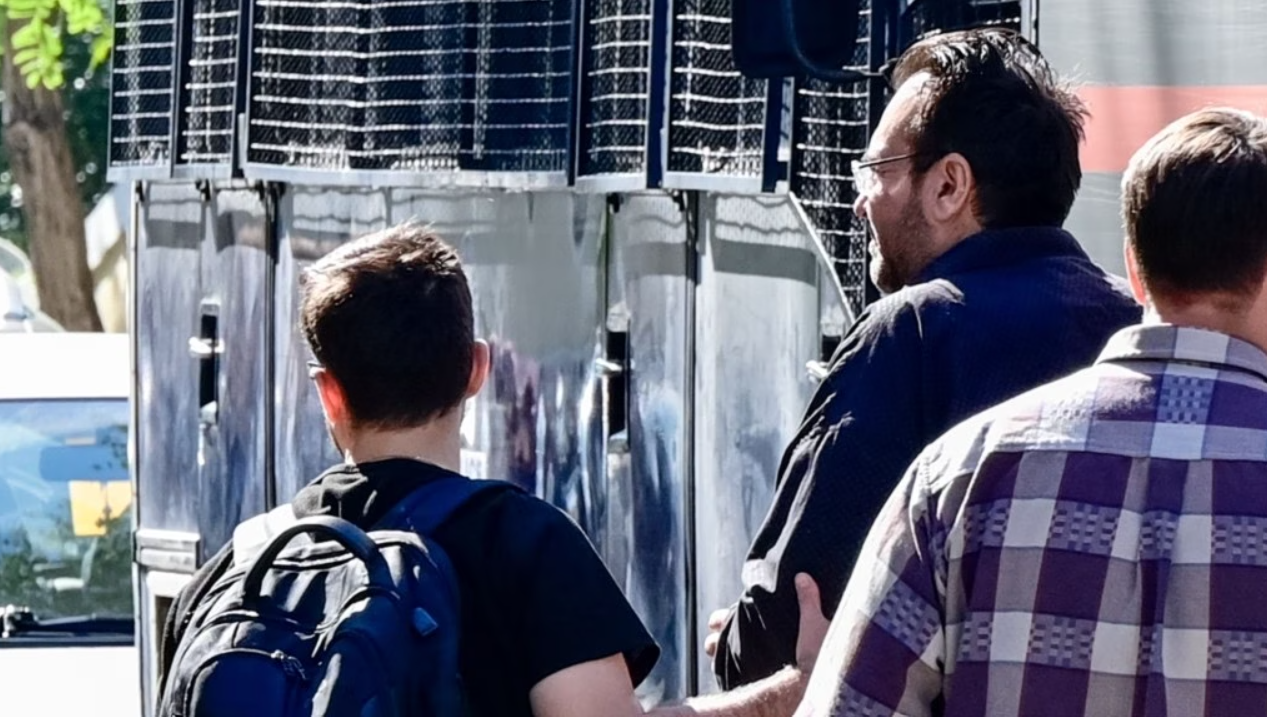 Διατάχθηκε έρευνα και για φοροδιαφυγή σε βάρος του Φίλιππου Καμπούρη και της συζύγου του