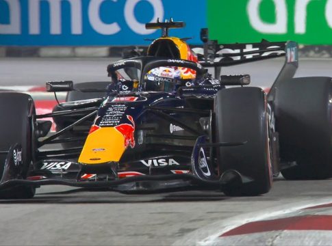 Πήρε την pole position και πάει για την πρώτη του νίκη στη Σιγκαπούρη ο Φερστάπεν (pic)