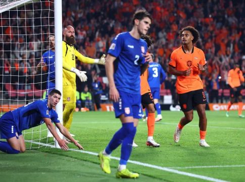 Ολλανδία – Σερβία 2-1: Νίκησαν με πολύ ζόρι οι «οράνιε» και έπιασαν την Ελλάδα