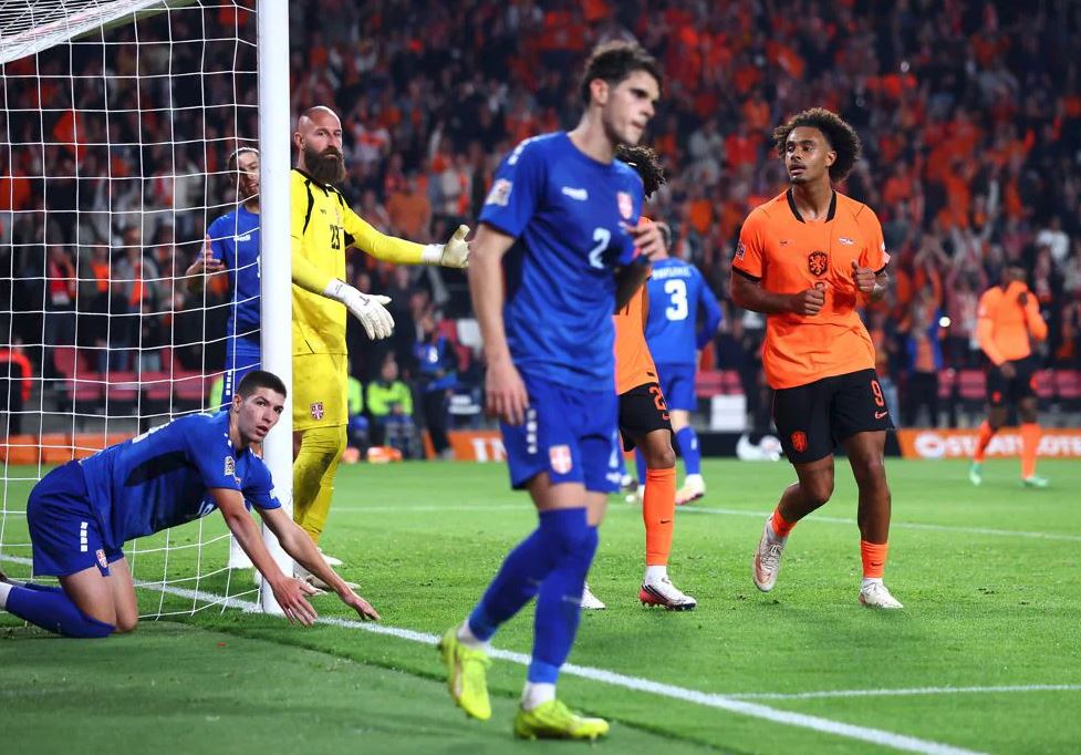 Ολλανδία – Σερβία 2-1: Νίκησαν με πολύ ζόρι οι «οράνιε» και έπιασαν την Ελλάδα