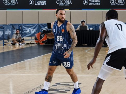 Η λίστα απουσιών της Εφές, τα ερωτηματικά και η επιρροή του… απόντα Μάικ Τζέιμς