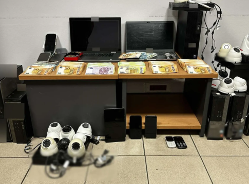 Θεσσαλονίκη: Εξαρθρώθηκε σπείρα παράνομου τζόγου – Τα ίντερνετ καφέ, το panic button και τα στημένα παιχνίδια – 20 συλλήψεις