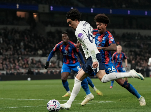 Τότεναμ-Κρίσταλ Πάλας 2-0: Τρίτη σερί νίκη τα «Σπιρούνια» με αποθέωση για τον… Χάρι Κέιν!
