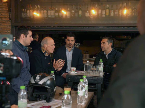 Δέσμευση Τσίπρα για τα εργασιακά δικαιώματα των διανομέων – «Αδιανόητο να υπάρχουν συνθήκες Μανωλάδας στο χώρο του delivery»