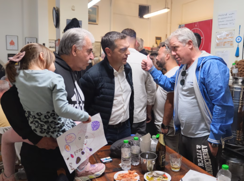 Ο Τσίπρας στην πρωτεύουσα της Μαγνησίας – Καφές, τσίπουρο, Νίκη Βόλου και ένα «μυστικό»