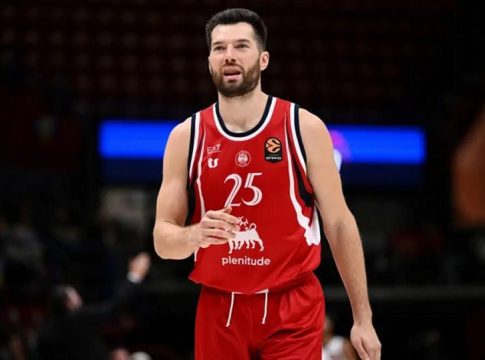 Δημοσίευμα-βόμβα για Πίτερς: «Αβέβαιο το μέλλον του στην Αρμάνι, κοιτάζει επιστροφή στην Ελλάδα»