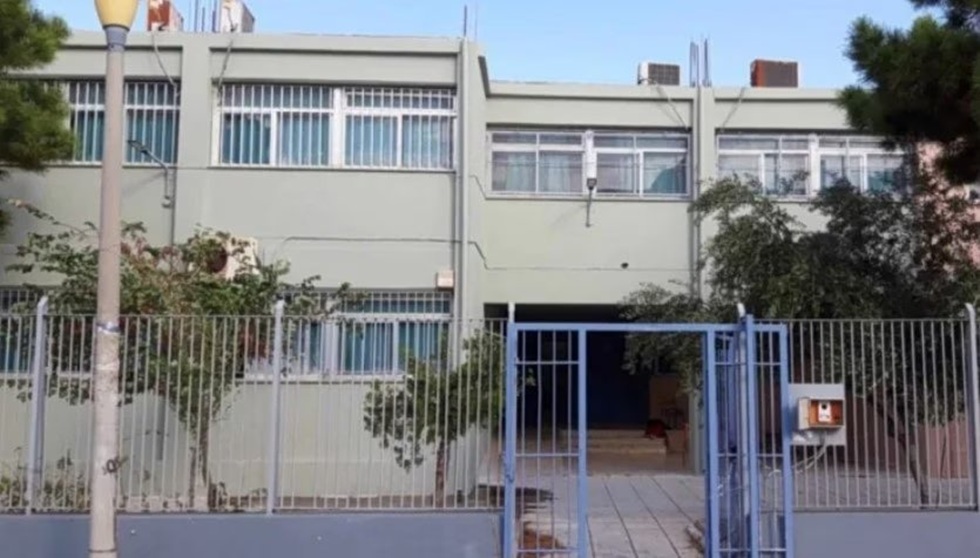 Πάτρα: Άγνωστοι έσπασαν τις κλειδαριές στο 4ο ΕΠΑΛ και τα έκαναν Γης Μαδιάμ
